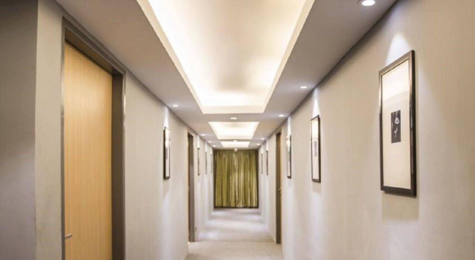 Shwe Pyi San Yar Hotel Rangoon Buitenkant foto